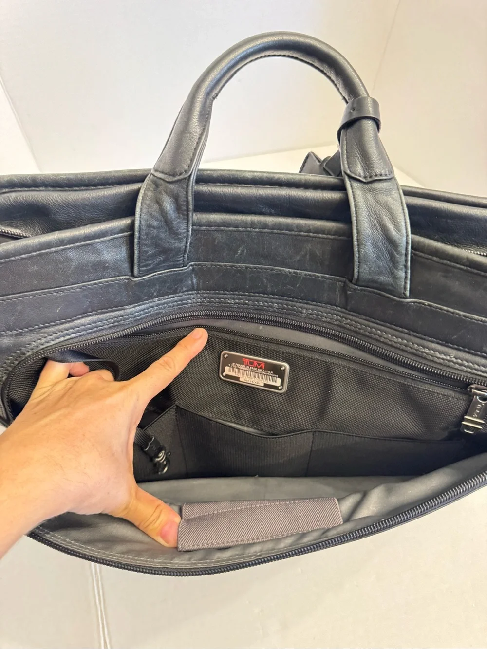 Tumi Leather Organizer Computer Brief Case 12